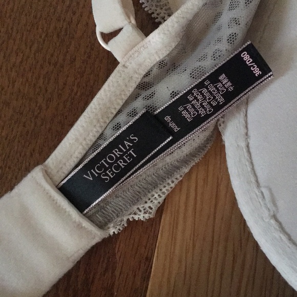 NWOT VS Lace Push-up Bra sz36C - Picture 3 of 4